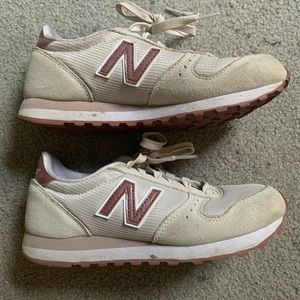 Women’s New Balance Sneakers - Beige & Mauve